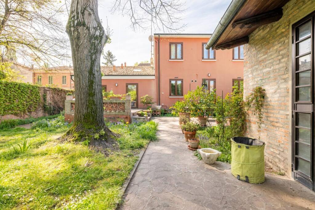 Отель La Casa Di Marina Феррара Экстерьер фото